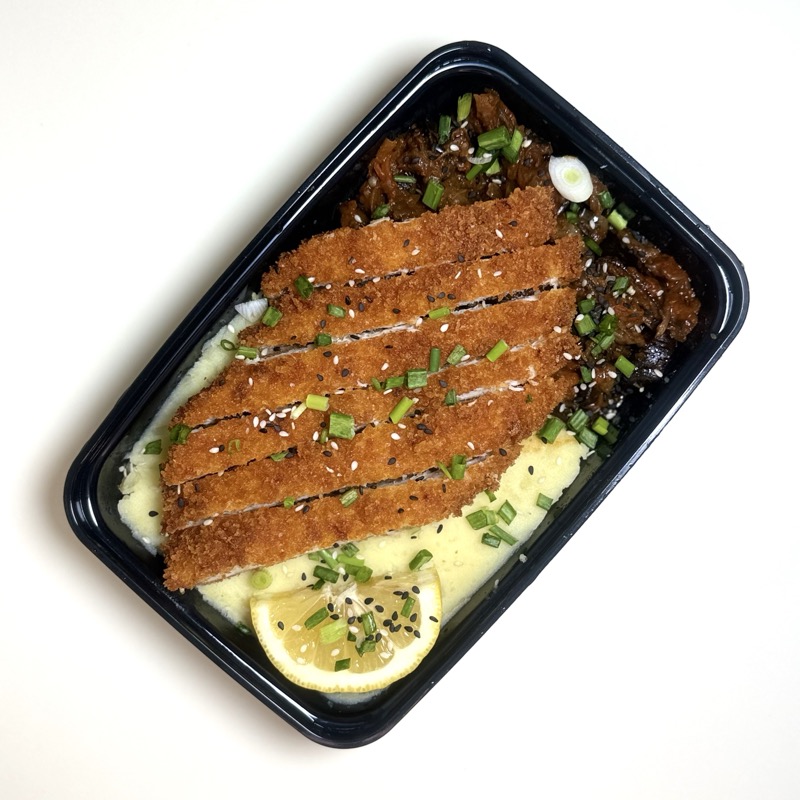 Chicken schnitzel ajapsandali